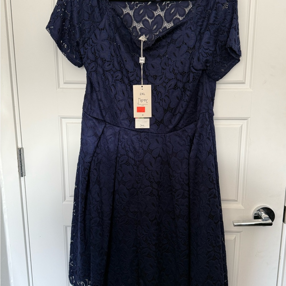 Chic Navy Lace Dress